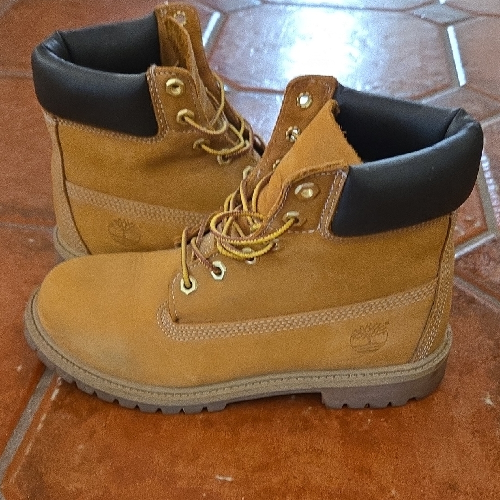 Timberland Brown and Black Leather Boots